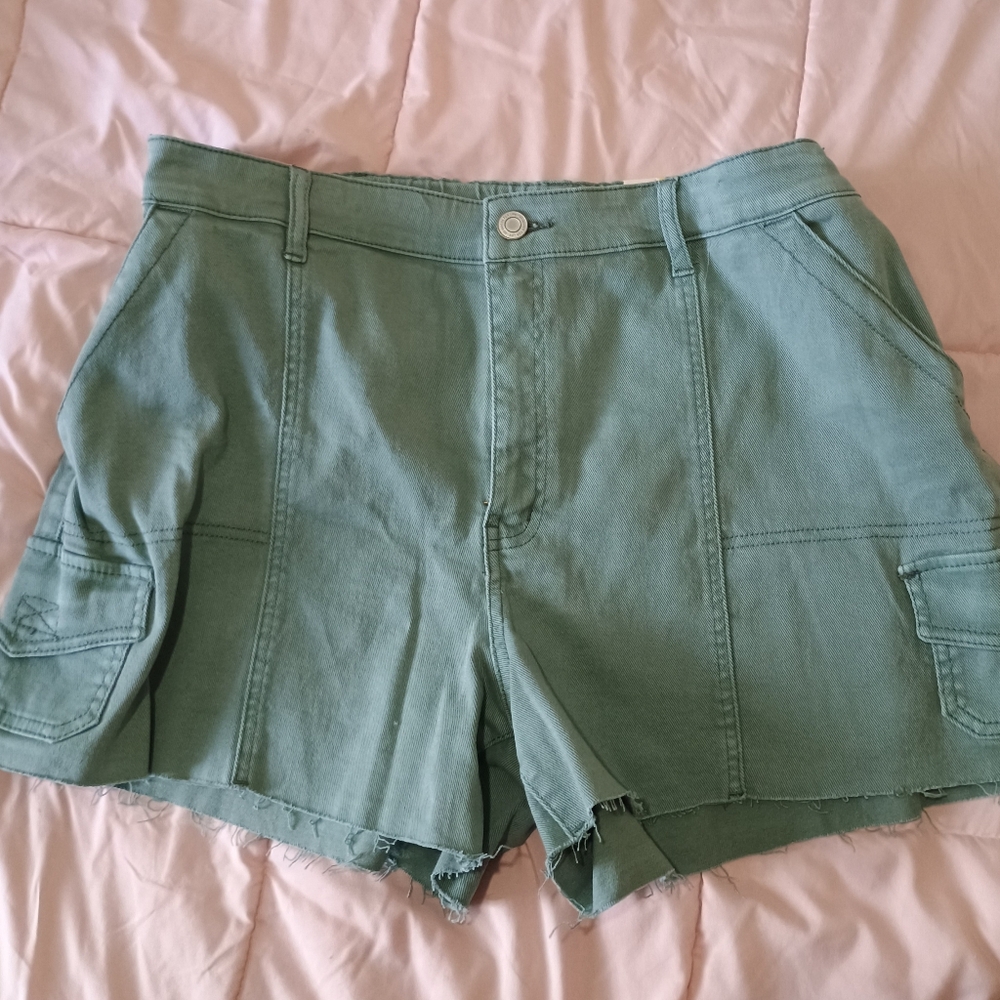 SO Women's Olive Cargo Shorts